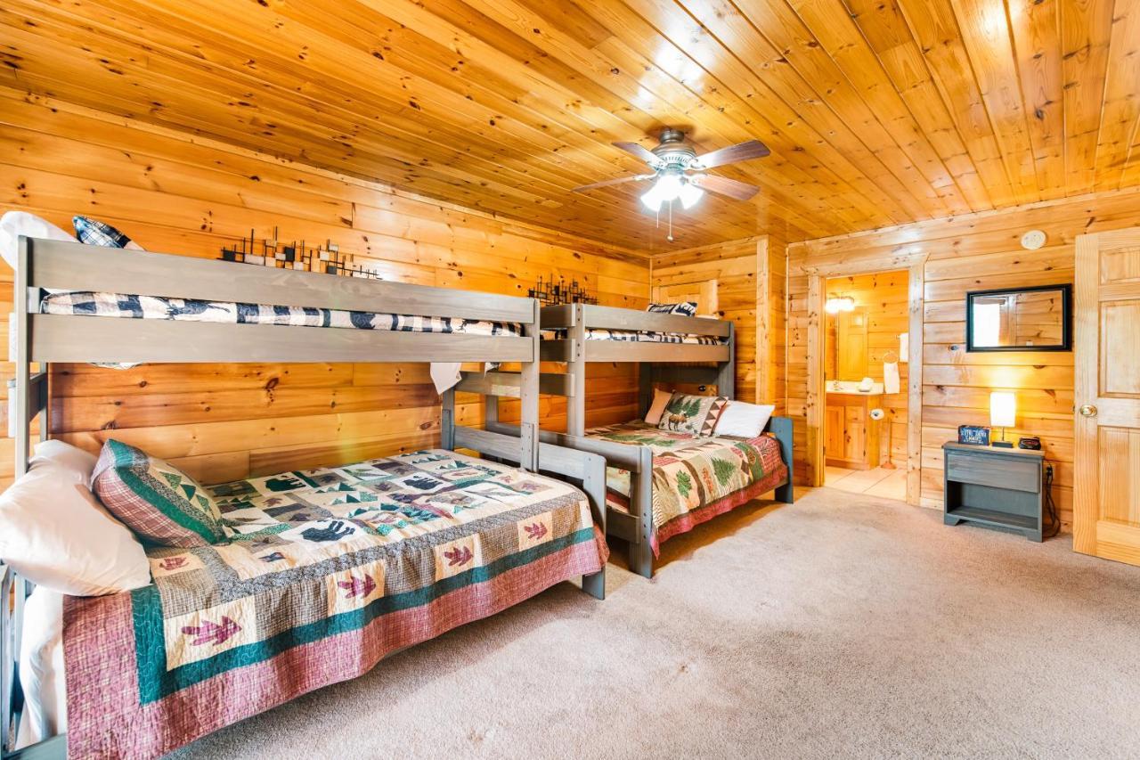 Triple Mountain View Villa Gatlinburg Bagian luar foto
